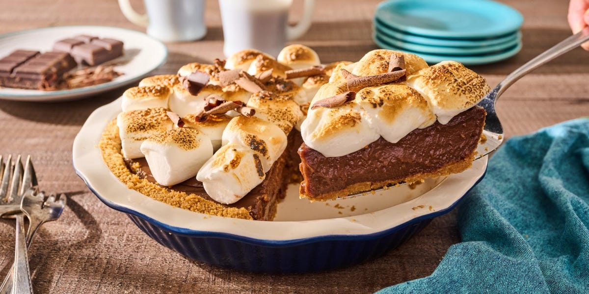 Classic S'mores Pie: Graham, Chocolate, & Toasted Marshmallow